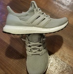Adidas Ultraboost 4.0
